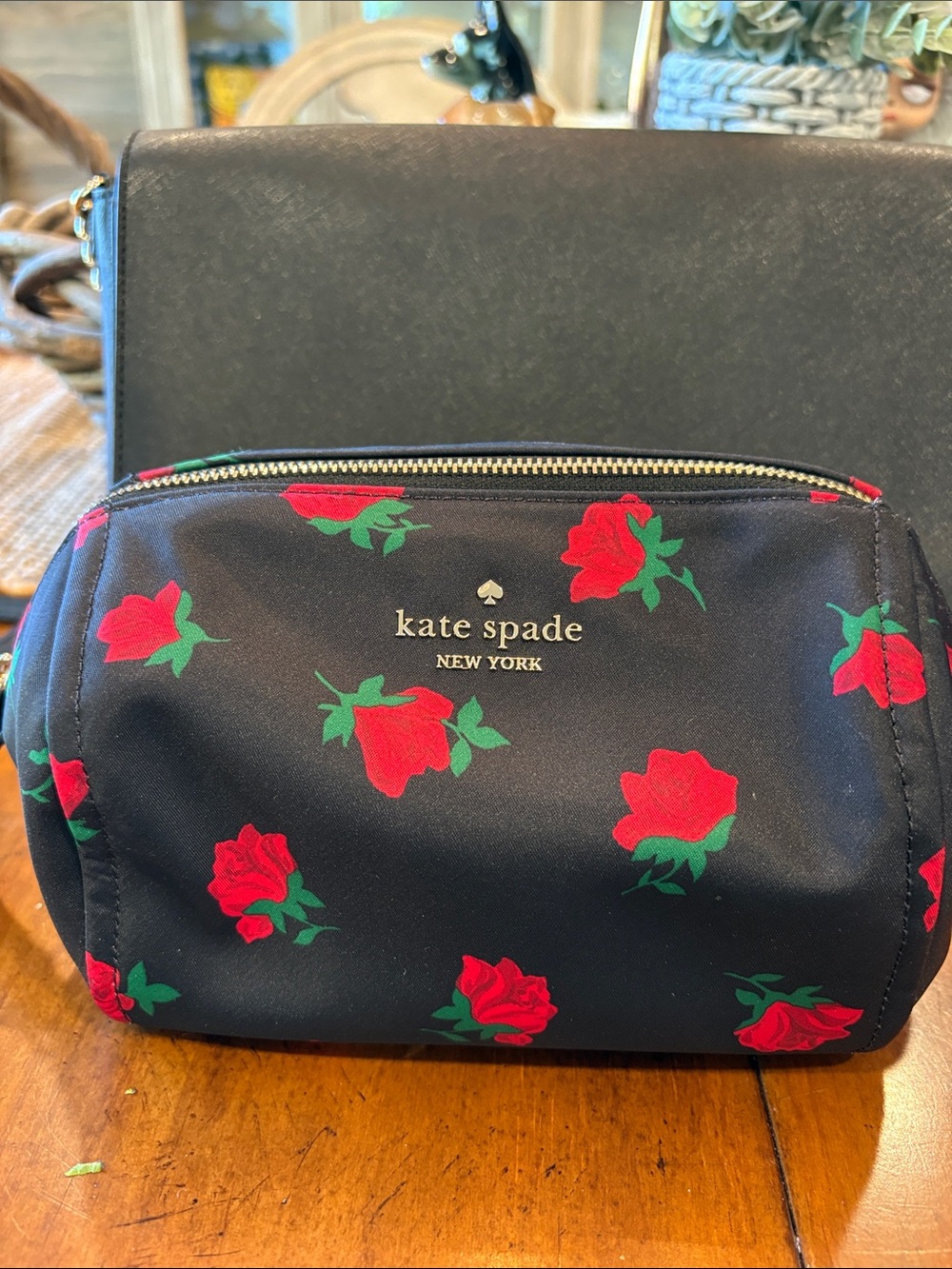 kate spade Black Crossbody Bag.Red Rose Print Pouch and Black Coin Wallet. - Picture 8 of 14